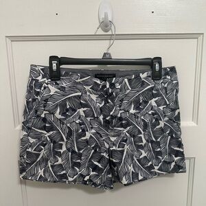Banana Republic Navy and White Palm Print Resort Shorts - Size 4